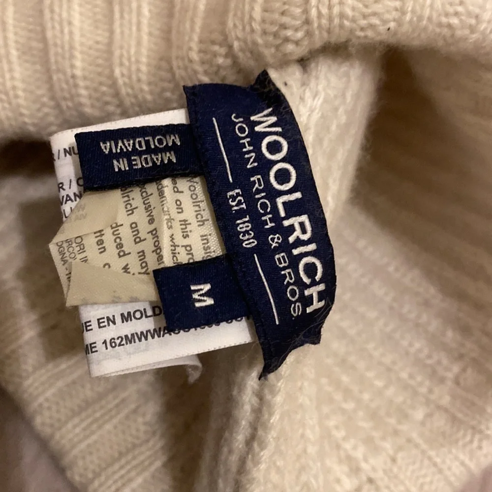 WOOLRICH KOHN TICH & BROS HAT WITH FUR RACCOON POM POM . Size M